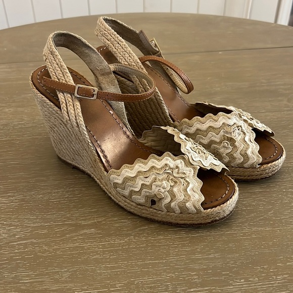 kate spade Shoes - Kate Spade Espadrille Wedges Tan and White